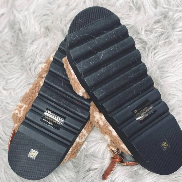 Monogram Sandals🔥 - Picture 4 of 4